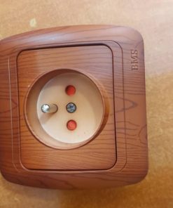 Prises murals optique bois – 220v – 240v